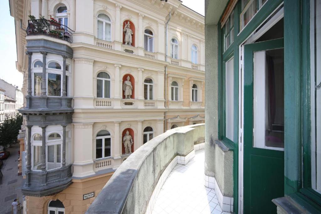 Amber Terrace Studio Апарт-отель 3*